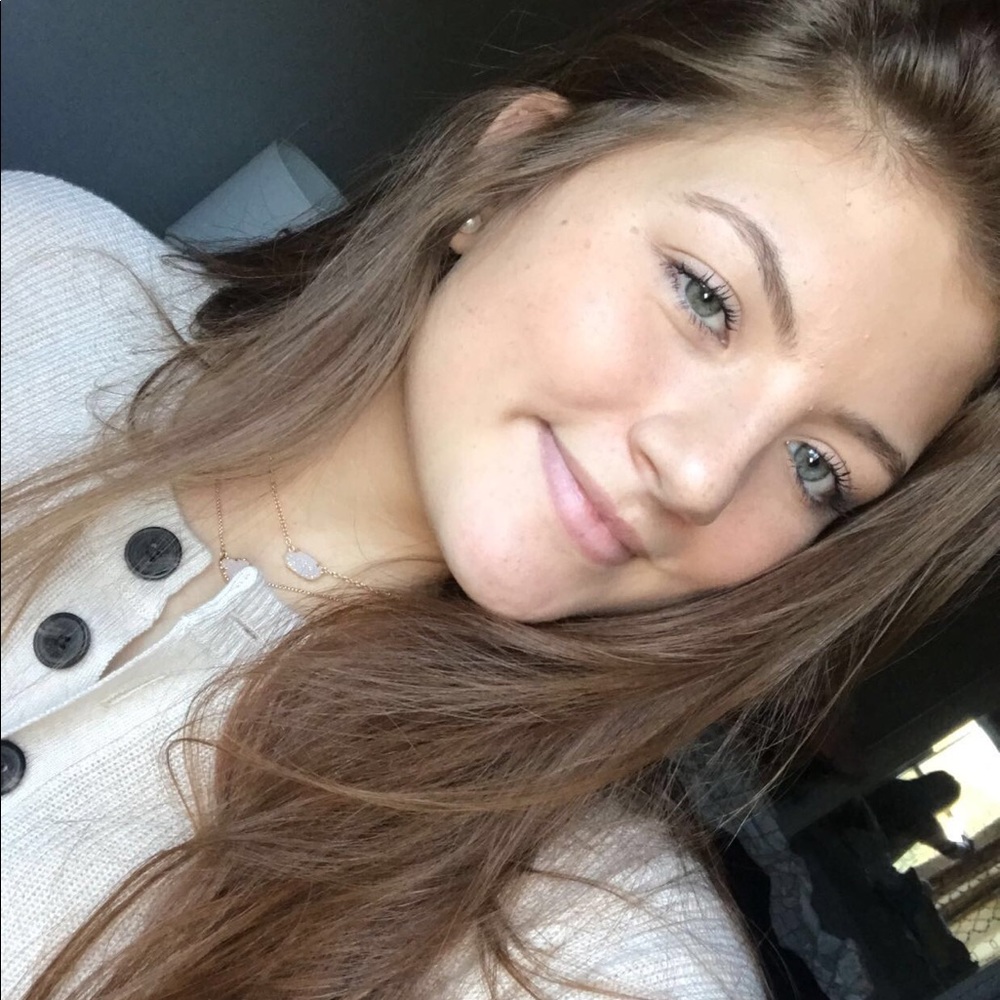 Meet your Posher, Kaitlynn